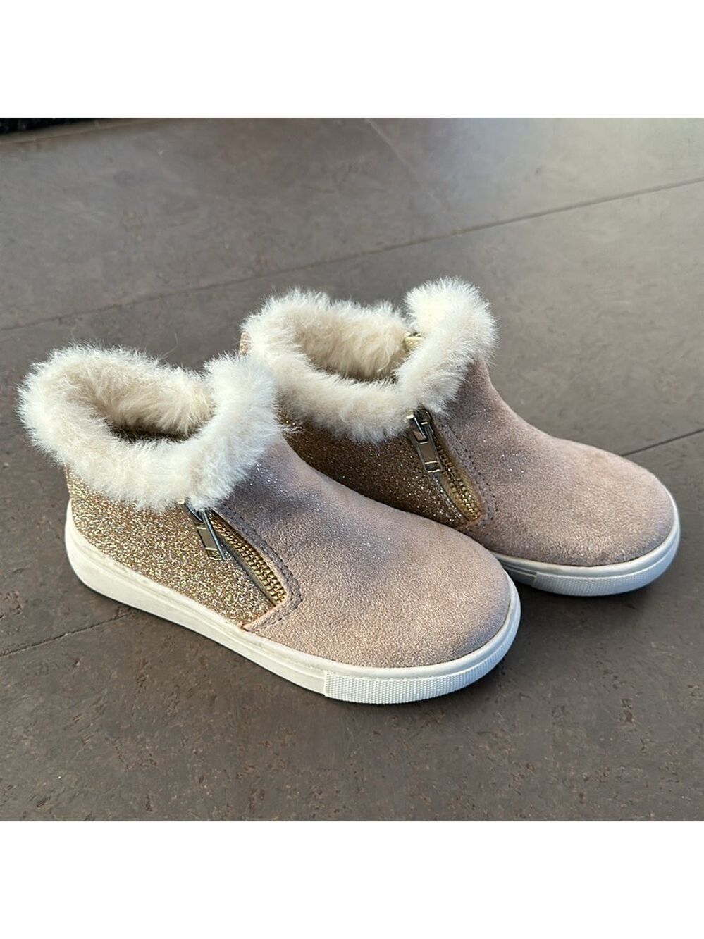 Boots size 9 toddler